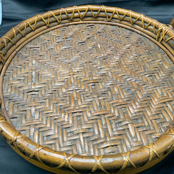 Vintage Large 17" Wicker rattan Round Centerpiece 3” Tray - Picture 3 of 7